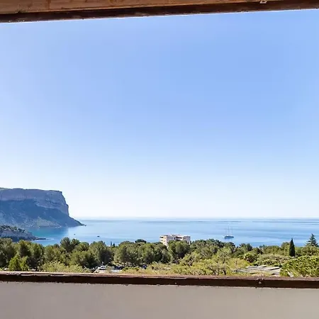 La Perle Bleue Cassis